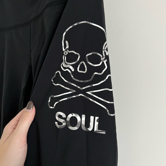 Lululemon Soul Cycle High-Rise Skull Leggings - Picture 3 of 6